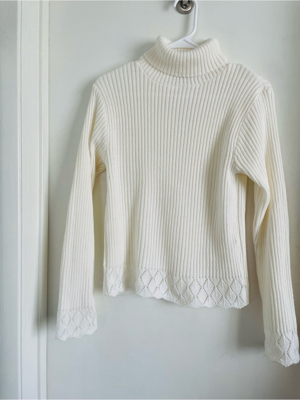 united states sweaters Cream Ribbed Scalloped-Hem Turtleneck